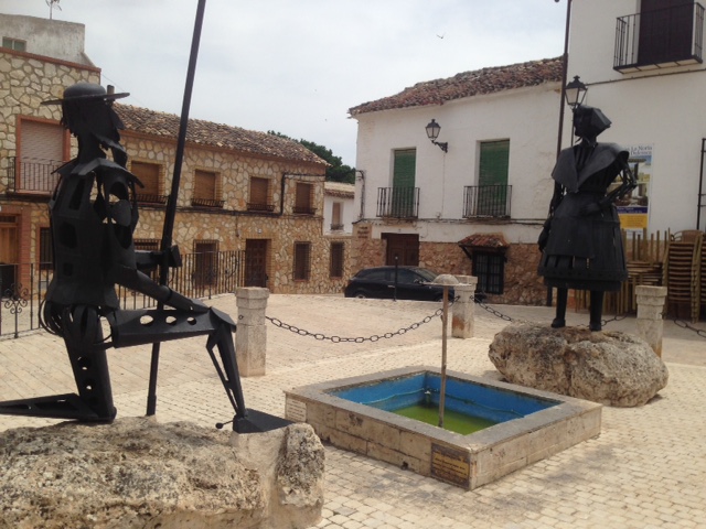 Cervantes sardu a El Toboso: cando sos bisos donchisciotescos s'acumprint