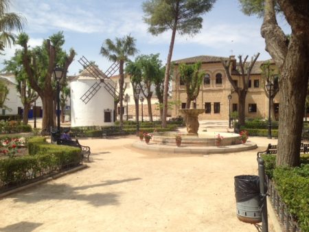 El Toboso, pratza cun molinu