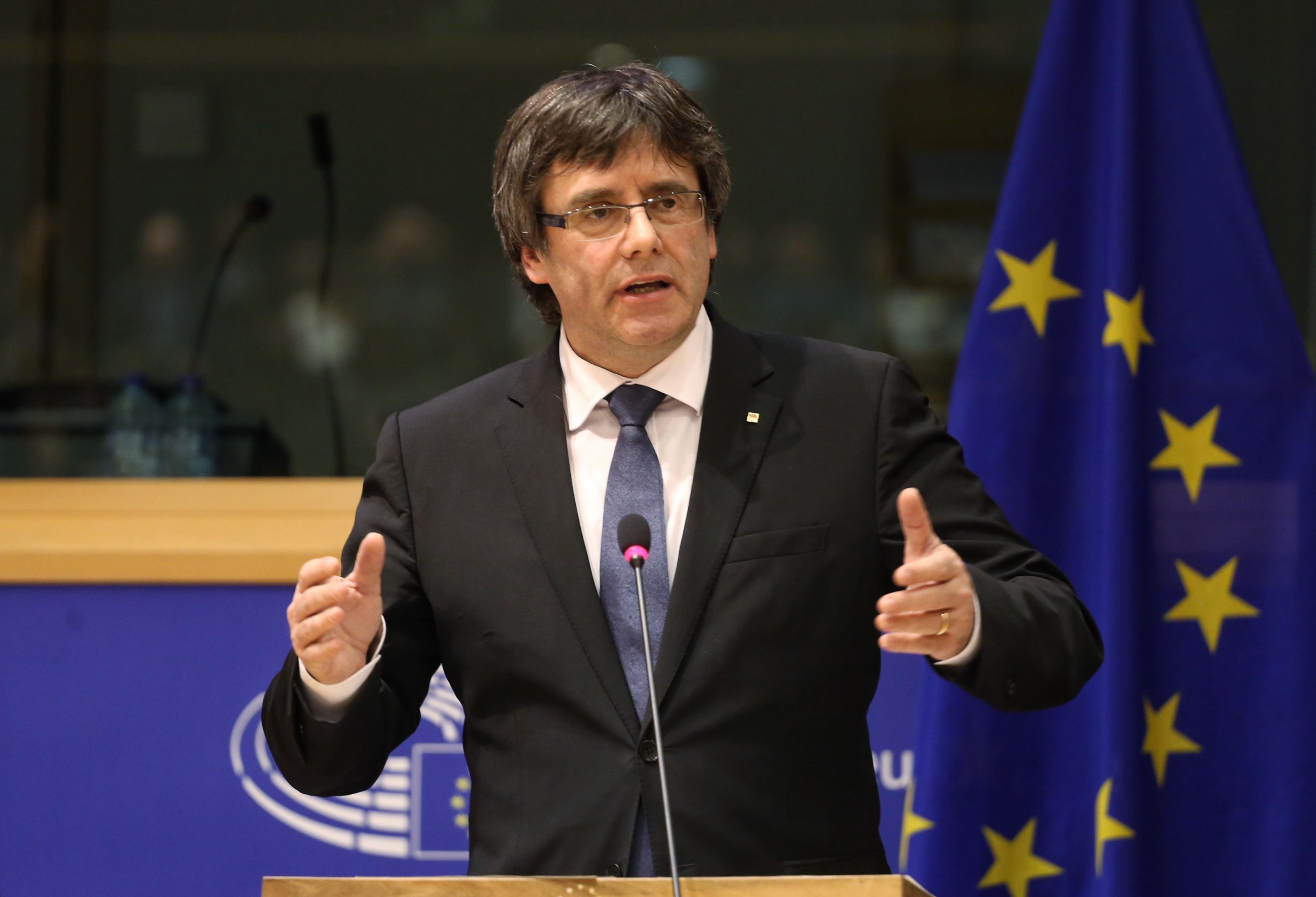 Suspèndida s'estraditzione de Puigdemont