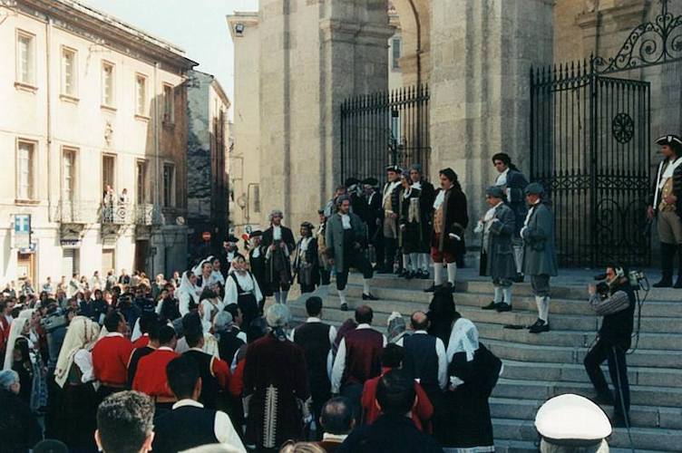 Tàtari e Nùgoro prontos pro sa Die de sa Sardigna