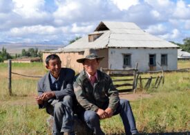 Pastores chirghisos pro sarvare su pastoriu in Sardigna