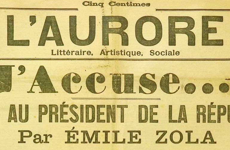 «E ischende·lu bi pòngio sa cara». Su "J'acuse" de Zola