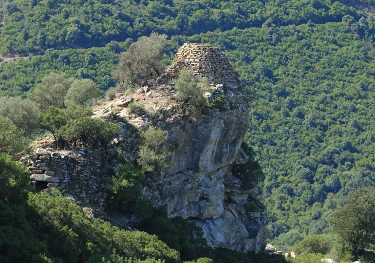 Su Nuraghe Serra Madau