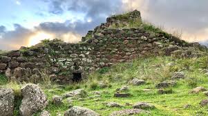Su nuraghe Lugherras.