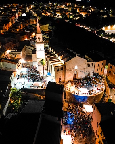 Calici di Stelle, Sènnaru afestat su binu