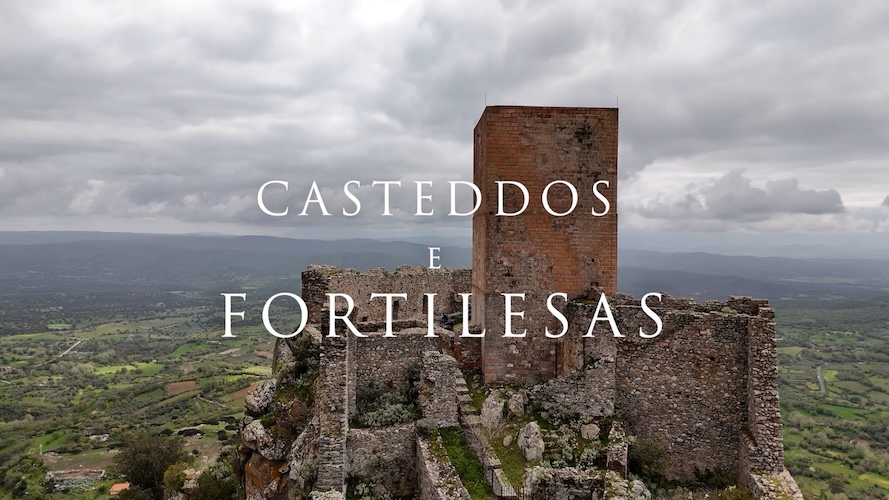 Casteddos e Fortilesas in televisione e in sardu