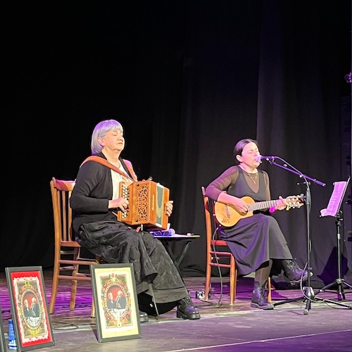 Sas fèminas in sa famìllia Lussu in unu reading musicale