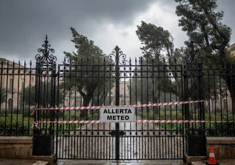 Su maestrale faghet a timire, Tàtari serrat sos parcos