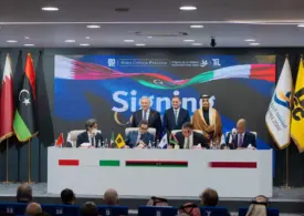 Itàlia e Qatar in su portu de Misurata: unu disafiu pro controllare cummèrtzios, migratziones e territòrios