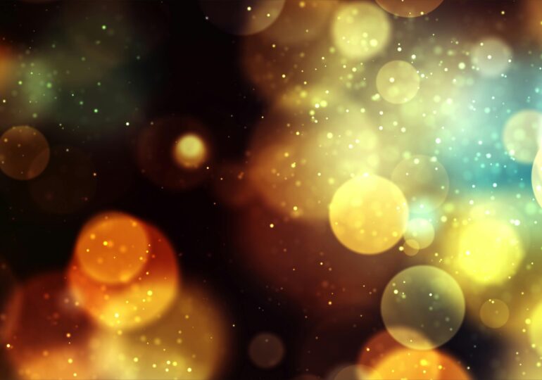 Cando sa lughe tenet tzelembros: sa frontera noa de sa memòria fotònica