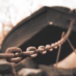 Carasos in su Mediterràneu: sa tragèdia chi no agabbat