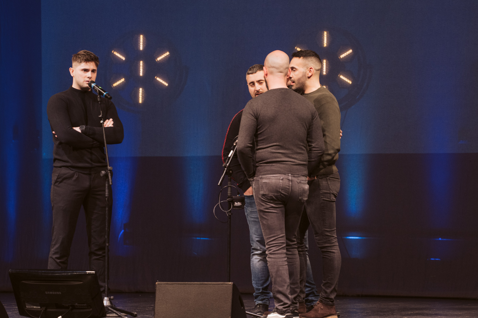 Su tempus benidore de su Cantu a Tenore est in sas manos de sos giòvanos. Sa resèssida manna de Amparu