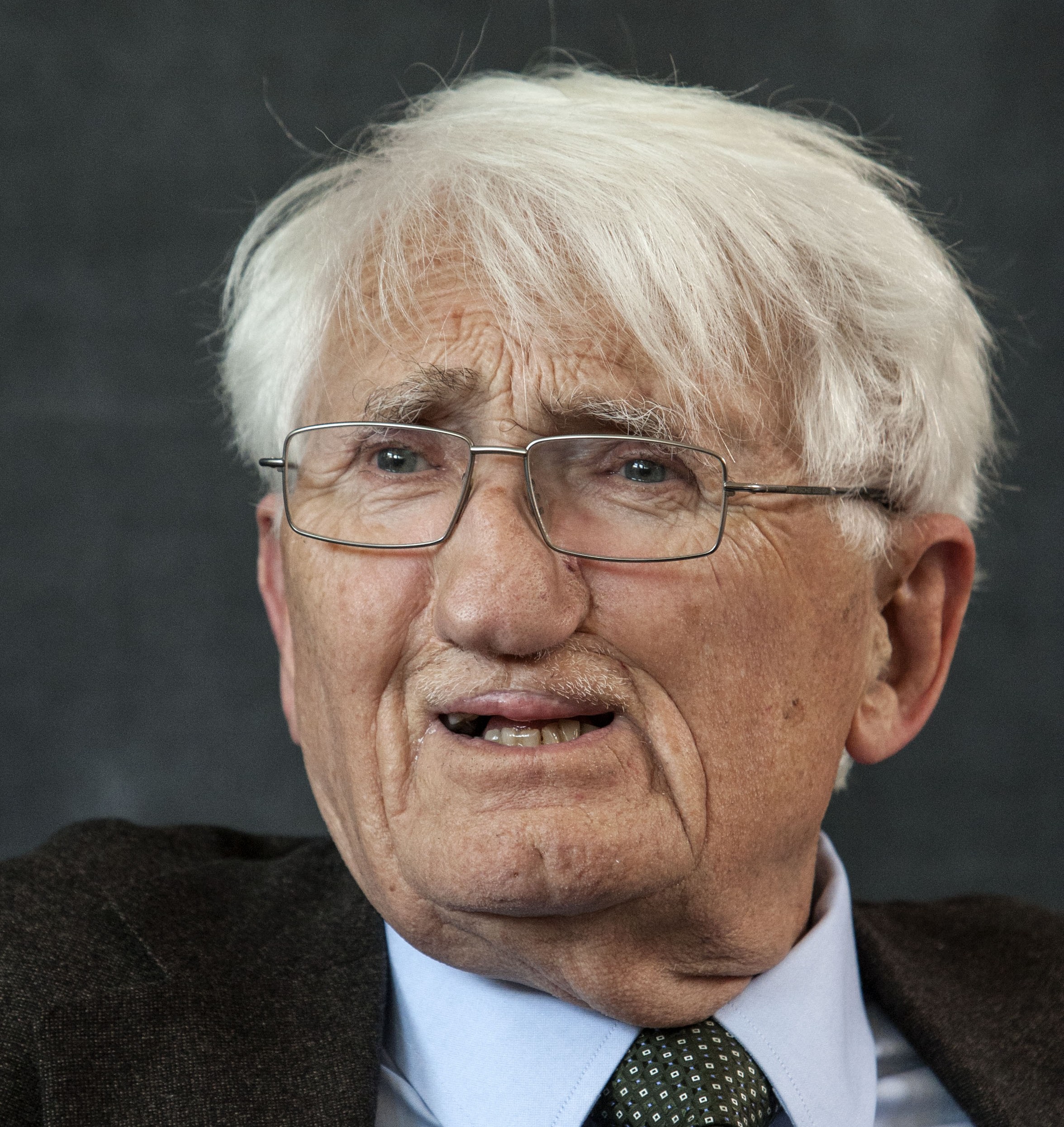Est mortu Jürgen Habermas