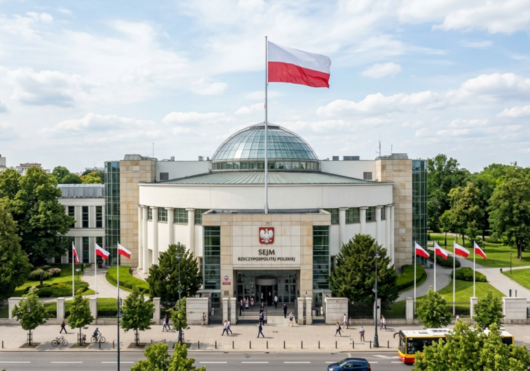 Sa trintzea de Varsàvia: annoas sas votatziones parlamentares polacas