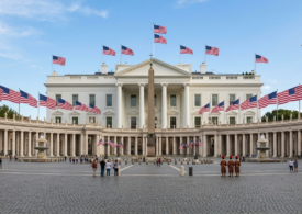 Pentàgonu e intzensu. E Washington minetzat una Avignone noa