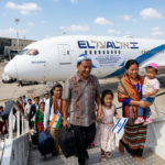 Ingenieria demogràfica e mitos bìblicos in Israele. Ite est s’operatzione “Alas de d’arbèrschida”