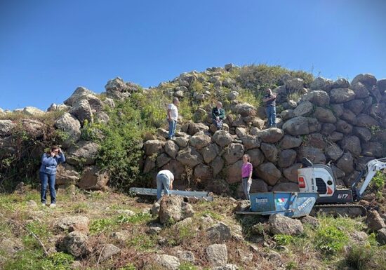 Nuraghe Miuddu de Bìrori, in chirca de s'intrada pèrdida
