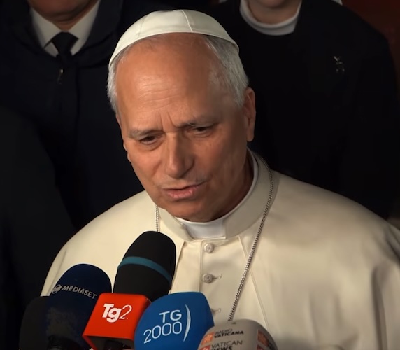 Su Papa pro su pòpulu iranianu e contra a sas minetzas de Trump, chi suspendet sos bombardamentos