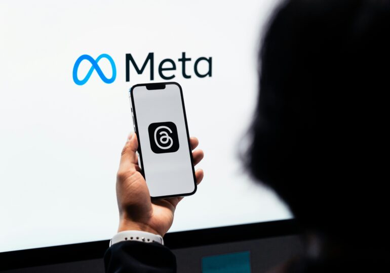 Meta e IA. Fronteras noas pro sa seguresa de sos minores online